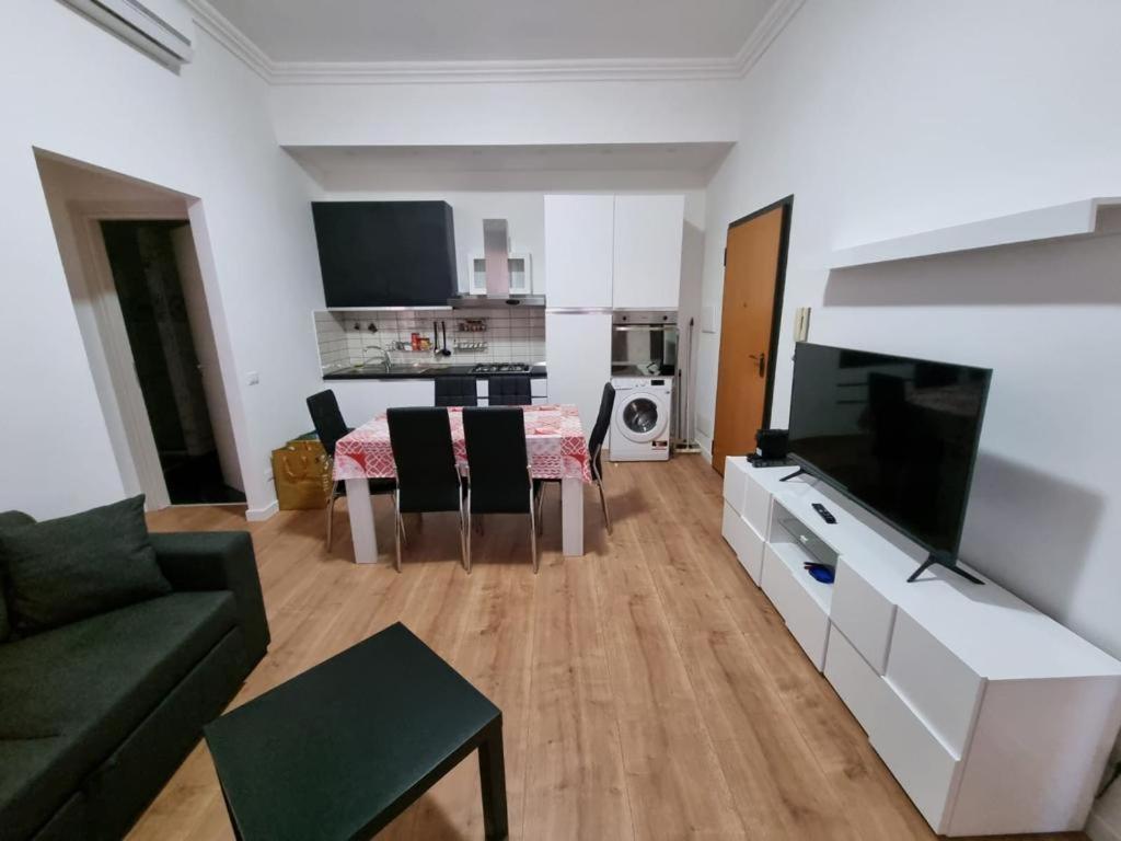Piazza Colombo-Apartments Санремо Экстерьер фото
